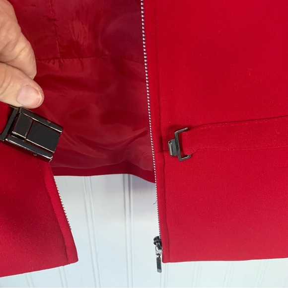 Sag Harbor Suit Crop Jacket- (Size 14) Red, Ladies, Collar and Zipper Front - Picture 6 of 10